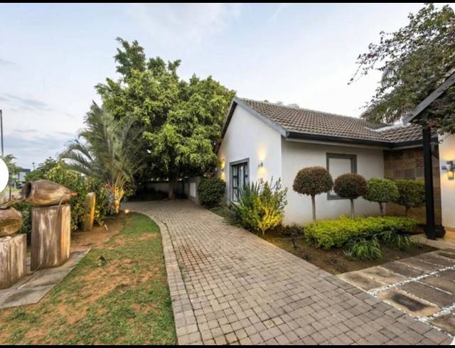 4 BEDROOM HOUSE FOR SALE IN ZAMBEZI COUNTRY ESTATE
